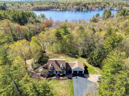 3 Norrie Dr, Raymond, NH 03077 exterior