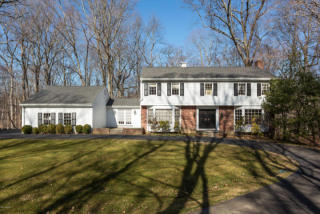 31 Londonderry Dr, Greenwich, CT 06830 exterior