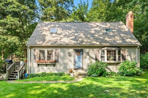 160 Walnut Rd, Wrentham, MA 02093 exterior