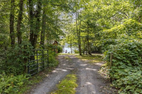 71 Hooppole Rd, Mashpee, MA 02649 exterior