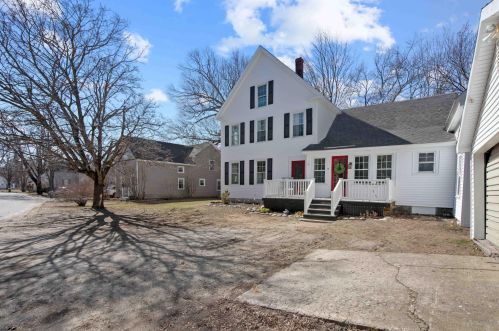 8 School St, Standish, ME 04084 exterior