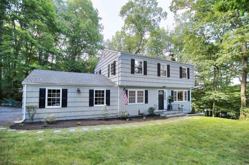 120 Wolfpit Rd, Wilton, CT 06897 exterior