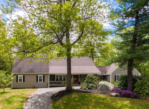 12 Colonial Dr, Shrewsbury, MA 01545 exterior