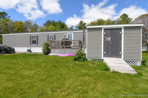 7 Lucien St, Sabattus, ME 04280 exterior