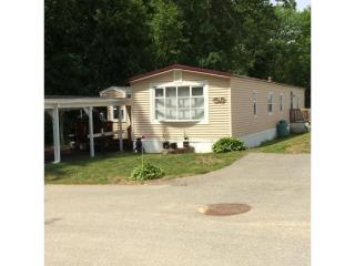 11 Knights Ct, Raymond, NH 03077 exterior