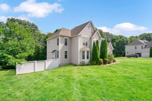59 Chilstone Ln, Manchester, CT 06040 exterior