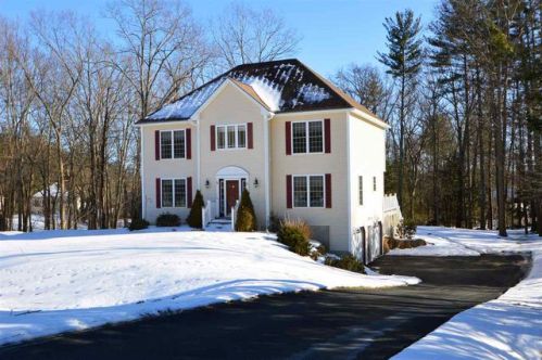 21 Jenny Dr, Goffstown, NH 03045 exterior