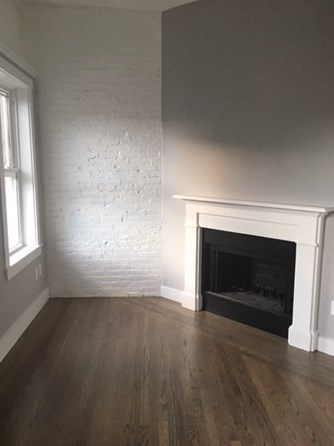 27 Margin St, Roxbury-Xing, MA 02113 exterior