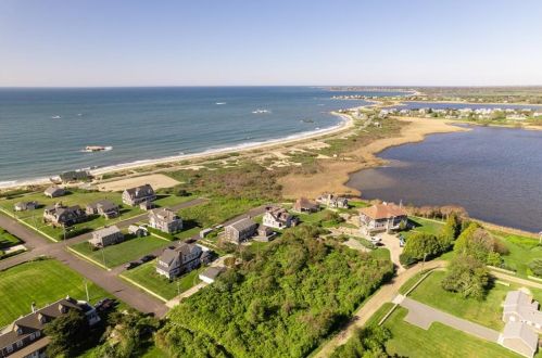 13 Hurricane Ln, Westport, MA 02790 exterior