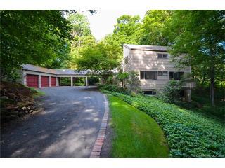 15 Mountain Brook Dr, Cheshire, CT 06410 exterior