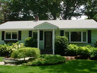 101 River Dr, Narragansett, RI 02882 exterior