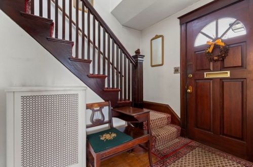 229 Weld St, Roxbury-Xing, MA 02132 exterior