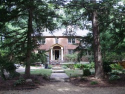 29 Kewadin Rd, Newton, MA 02468 exterior