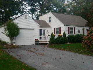 1 Tomahawk Trl, Cranston, RI 02921 exterior