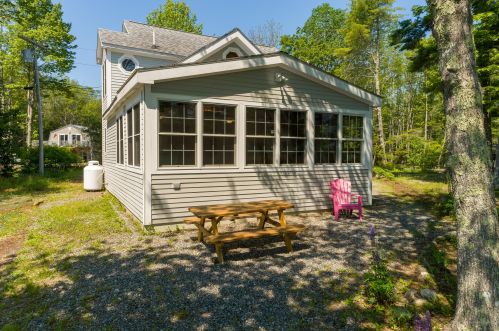 27 Laurel Shore Dr, Harpswell, ME 04079 exterior
