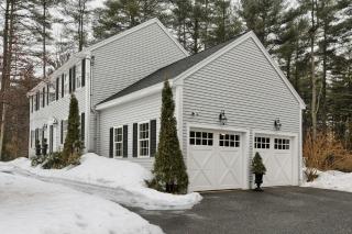91 Tallant Rd, Pelham, NH 03076 exterior
