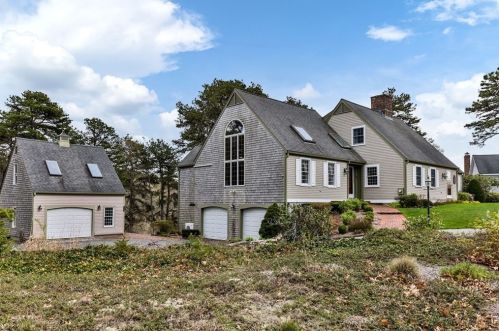 97 Canoe Pond Dr, Brewster, MA 02631 exterior