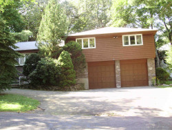 74 Meadowbrook Rd, Newton, MA 02459 exterior