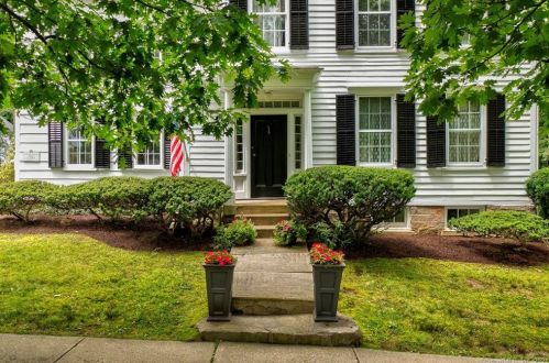 149 Main St, Ridgefield, CT 06877 exterior