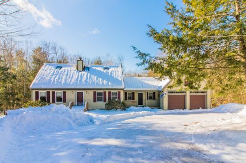 17 Curtis Rd, Freeport, ME 04032 exterior