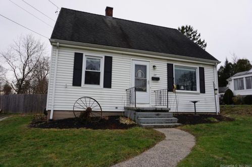 39 Peck Rd, Middletown, CT 06457 exterior