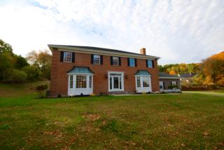 2 Cross Hill Rd, Bethel, CT 06801 exterior