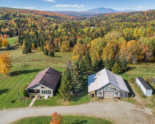 95 Roaring Brook Rd, Colebrook, NH 03576 exterior