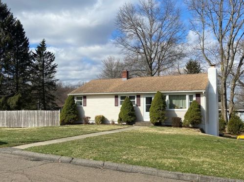2 Edward Ln, Seymour, CT 06483 exterior
