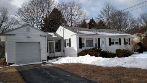 77 Clayton Ave, Methuen, MA 01844 exterior