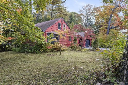 69 Middle Rd, Falmouth, ME 04105 exterior
