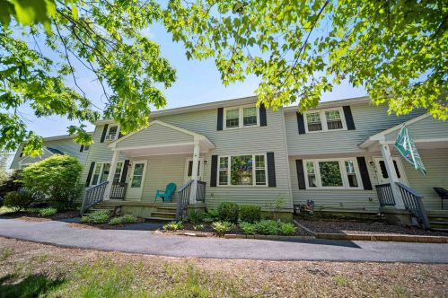 126 Sandstone Cir, Londonderry, NH 03053 exterior