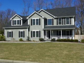 19 Beth Ann Cir, Milford, CT 06461 exterior
