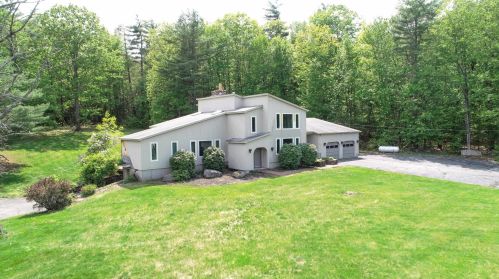 24 Mont Vernon Rd, Amherst, NH 03031 exterior