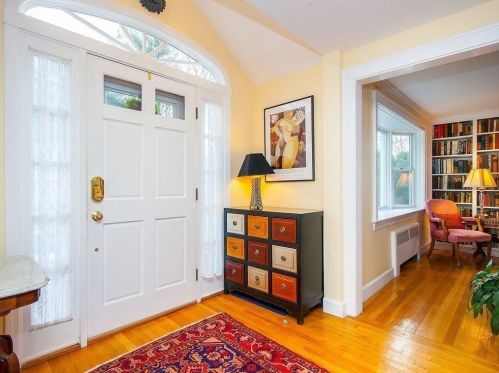 60 Crehore Dr, Newton, MA 02462 exterior