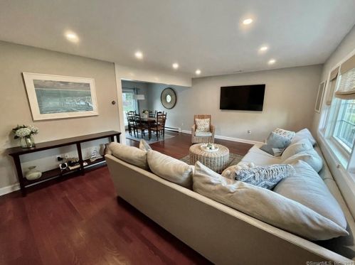7 Esquire Rd, Norwalk, CT 06851 exterior