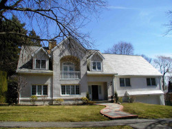 99 Pickwick Rd, Newton, MA 02465 exterior