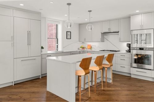 27 Isabella St, Roxbury-Xing, MA 02116 exterior