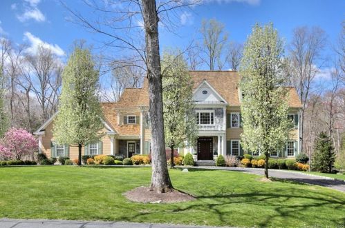 15 Carriage Ln, New Canaan, CT 06840 exterior