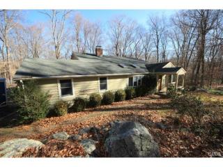 262 Janes Ln, Stamford, CT 06903 exterior