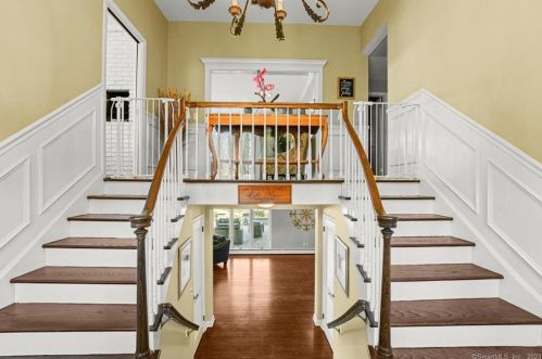 293 Rocky Rapids Rd, Stamford, CT 06903 exterior