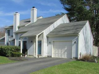 31 Glen Dr, Taunton, MA 02780 exterior