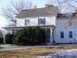 483 Auburn St, Newton, MA 02466 exterior
