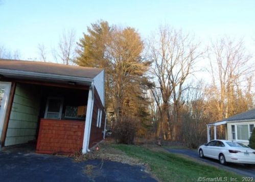 26 Trinity Dr, Enfield, CT 06082 exterior