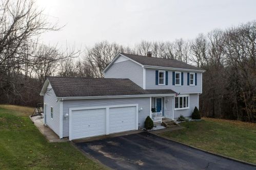 25 Robin Way, Westerly, RI 02891 exterior