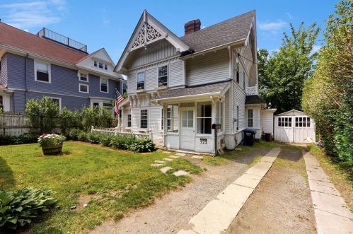 523 Spring St, Newport, RI 02840 exterior