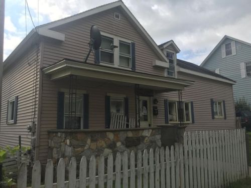 38 Temple St, Adams, MA 01220 exterior