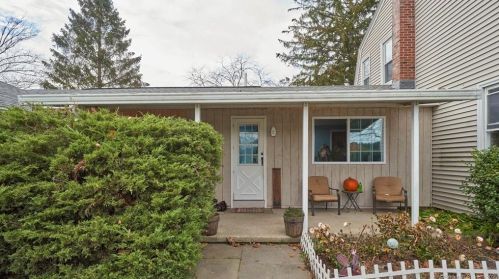 287 Lake Rd, Killingly, CT 06241 exterior