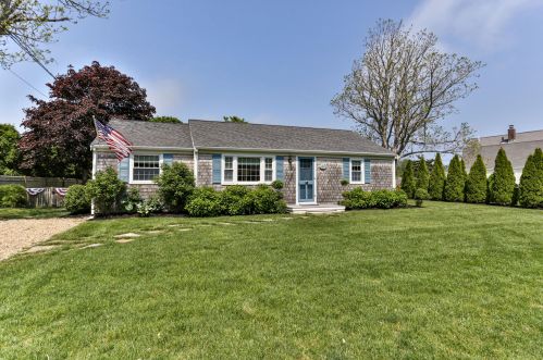 15 Glen Rd, Hyannis, MA 02601 exterior