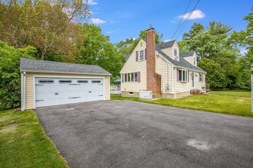 26 Brooksbie Rd, Bedford, MA 01730 exterior