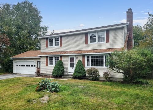 27 Bates Dr, Nashua, NH 03064 exterior